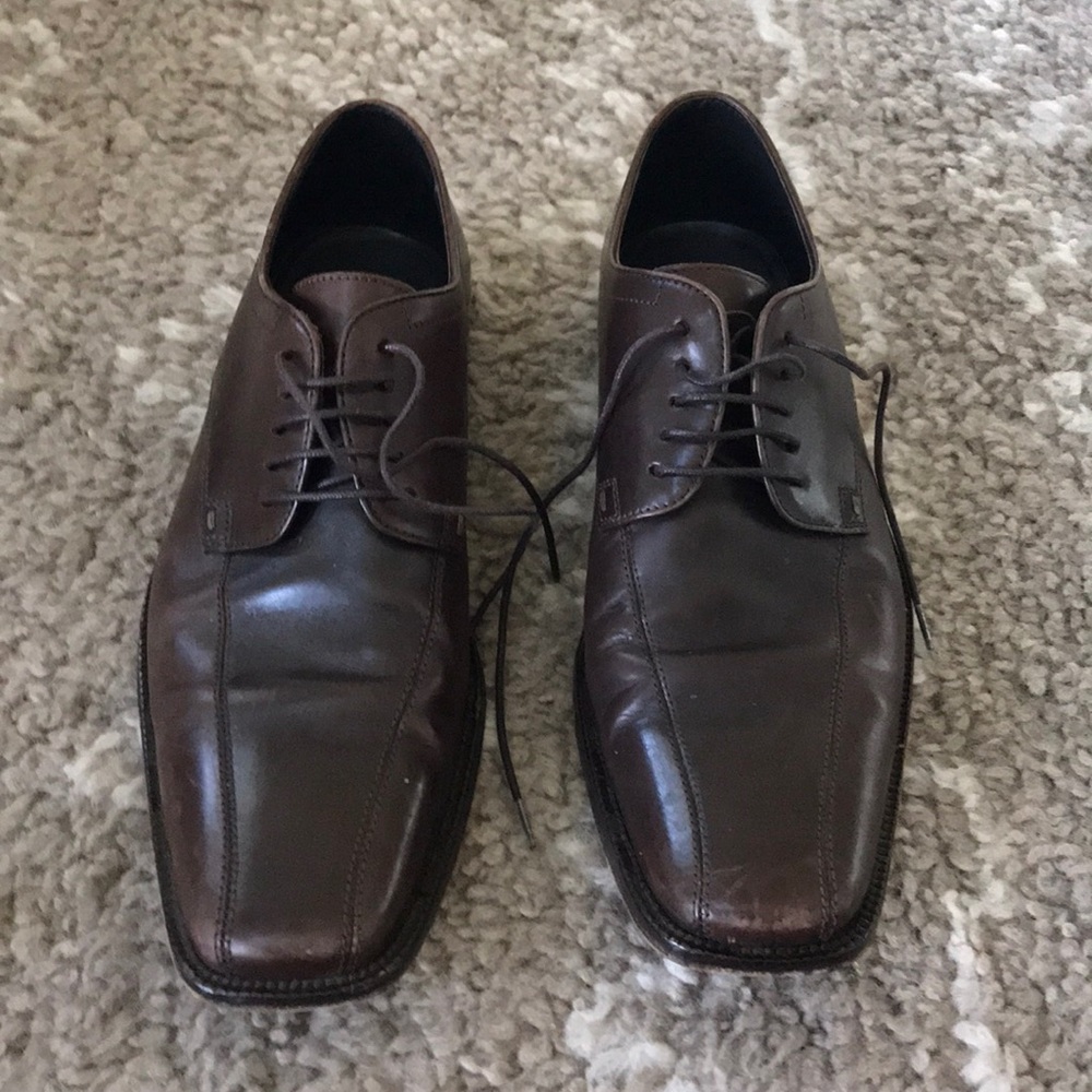 Hugo Boss men’s dress shoes